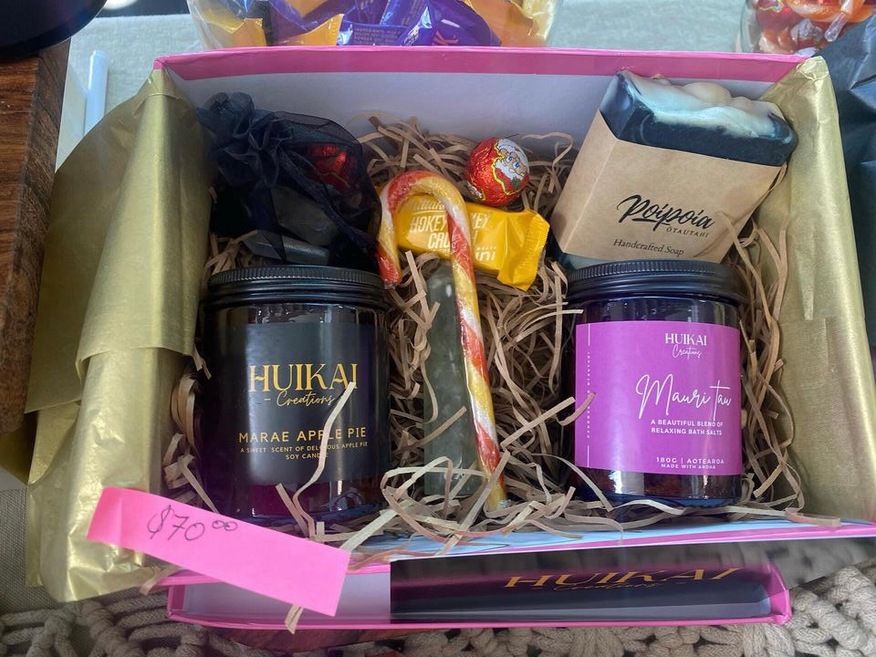 Huikai Creations Gift Box